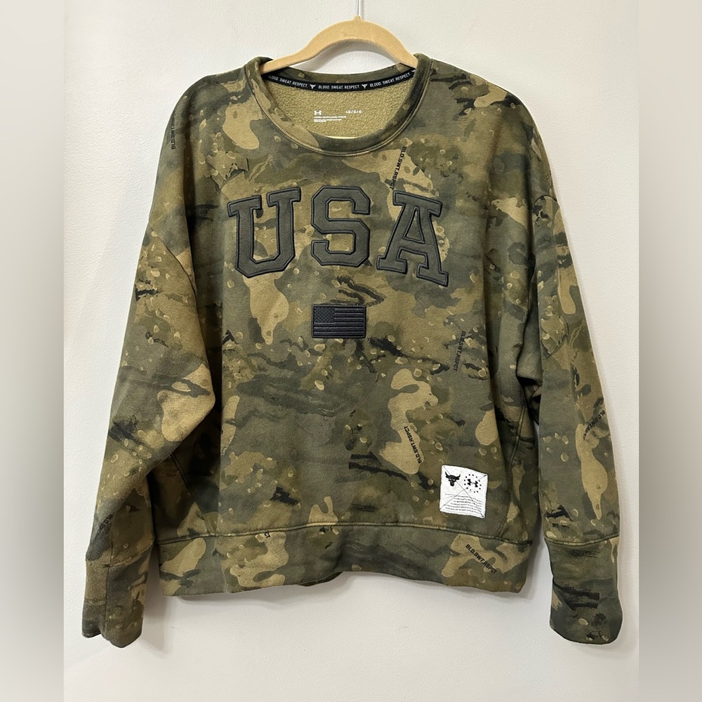 Under Armour Project Rock USA Camo Sweatshirt Women's Large Loose Fit Green